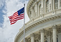 Решаващият глас бе на вицепрезидента Джей Ди ВансАмериканският Сенат прие