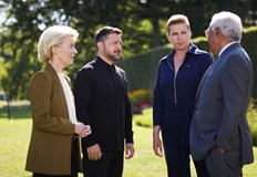 Украинският лидер призова за по строги санкции срещу МоскваУкраинският президент Володимир