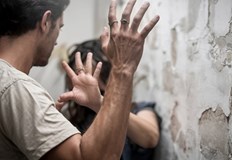 Инцидентът е станал късно снощи след семеен скандалПолицаи от Нови