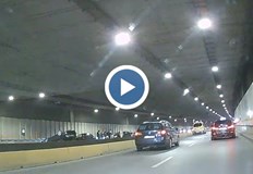 Движението в посока центъра е затруднено образува се задръстванеЛек автомобил