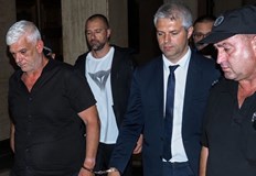 Новите доказателства включват показания на служители от общинската администрация за