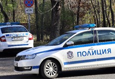 Лек автомобил се удари във влекач с полуремаркеДвама души загинаха