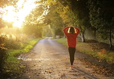 Д р Санджай Бходжрадж обяснява как ежедневните разходки стават най лесната защита