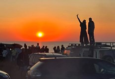 Най масовото празнуване се проведе на Камен бряг където първите слънчеви