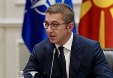 Премиерът на Северна Македония обмисля допълнителни данъци за неженените гражданиПремиерът