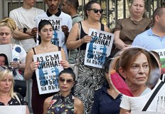 Бащата на Сияна реагира на присъствието на германския дипломат на