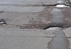 Местните жители събират подписка срещу ежедневното преминаване на товарни автомобилиЖителите