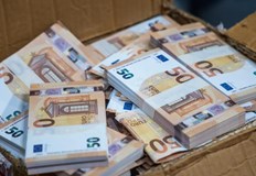 Еврото стига рекордно покачване от 13 8 през първото полугодиеЕврото постигна