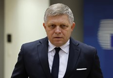 Словашкият премиер иска диалог с Брюксел и отлагане на гласуването