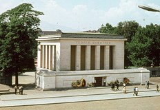 Историята на един от най спорните символи на тоталитарната епоха в