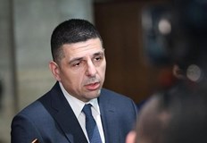 Съпредседателят на Да България обвини ГЕРБ в ляв популизъм Има проблем