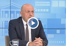 Вицепремиерът критикува Румен Радев за политизиране на дебата за летателната