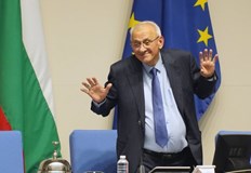 Министърът поясни че търговските дружества формират своята финансова политикаМинистърът на