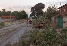 Бурята повреди подстанцията в градаРаковски и близките села ще останат