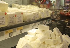 Осем последователни тримесечия България води в класацията за най скъпи млечни