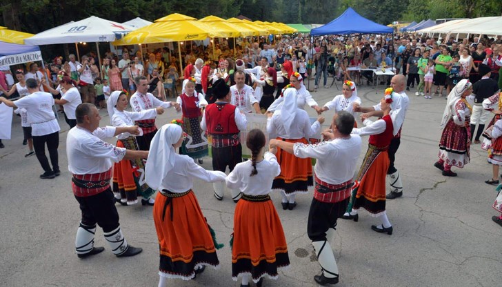 Георги Георгиев от НУИ "Проф. Веселин Стоянов" разкри духовните корени на българската традиция