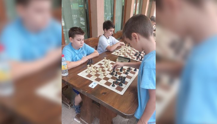 Всички участници получиха грамоти, медали и предметни награди