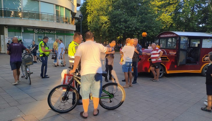 Инцидентът стана пред търговски център "Дунав"