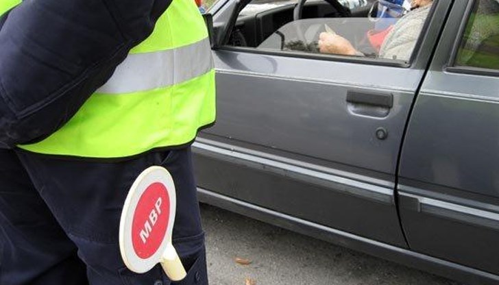 Шофьорът хвърлил 100 лева в скута на полицай след нарушение на I-5