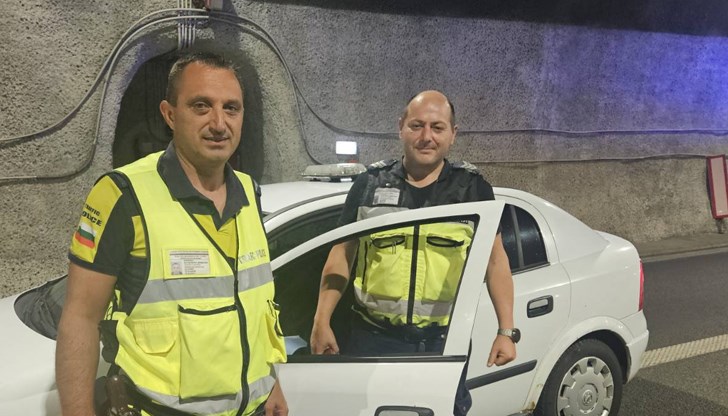 Цветелин Хубанов и Георги Жеков реагираха светкавично и превели колата през задръстването Цветелин Хубанов и Георги Жеков реагираха светкавично и превели колата през задръстването