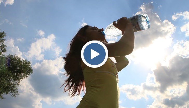 Медик обяснява разликата между слънчев и топлинен удар