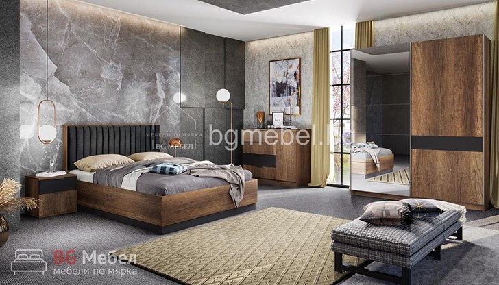 Мебелната верига предлага комбинация от физически магазини и онлайн търговия