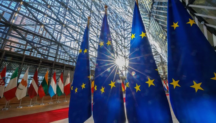 Словакия отстъпи след седмици на блокада, петролът с нов ценови таван от 47,6 долара Словакия отстъпи след седмици на блокада, петролът с нов ценови таван от 47,6 долара