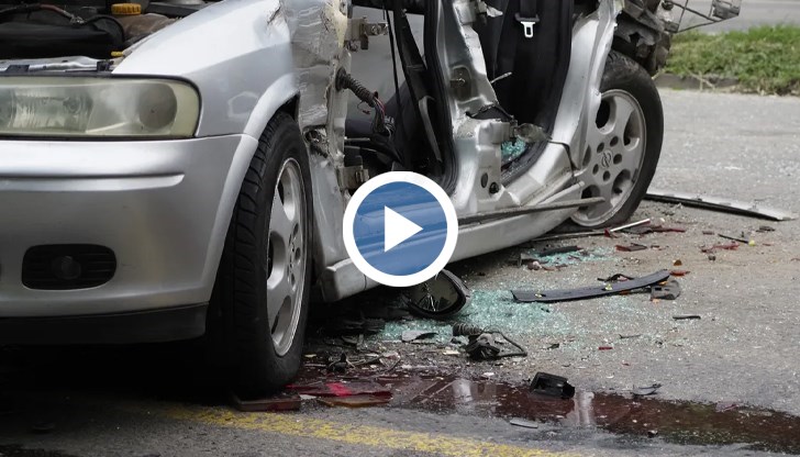 Шофьор криволичи и навлиза в насрещното платно, възможно е да му е прилошало