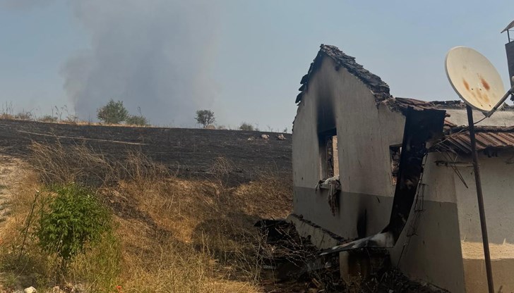 Областният управител поиска два хеликоптера, затворен е пътят Радовец-Устрем