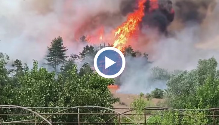 ​Заплашва помпена станция и детски онкоцентър, кметът иска военна помощ