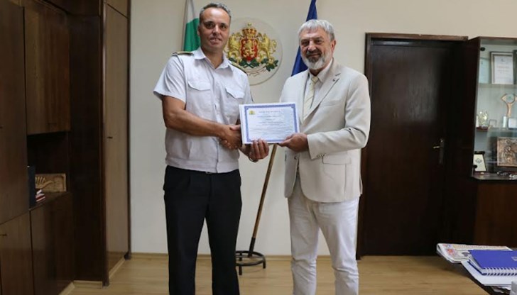 Комисар Светослав Войчев получи почетна грамота за действията си при овладяване на пожарите в региона