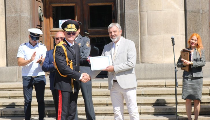 Над 220 служители от МВР бяха наградени по повод 146-ата годишнина на вътрешното ведомство