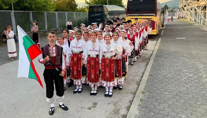 Русенските танцьори триумфираха на международен фестивал с български фолклор