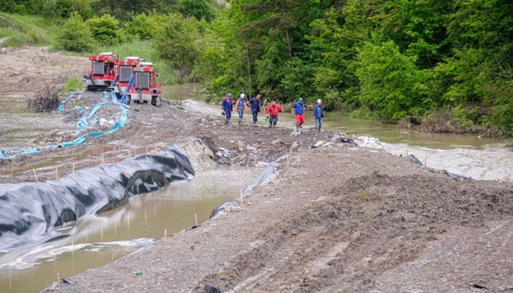 Въпросът не е дали таванът ѝ ще се срути, а кога и колко бързо, заяви министърът на околната среда Въпросът не е дали таванът ѝ ще се срути, а кога и колко бързо, заяви министърът на околната среда