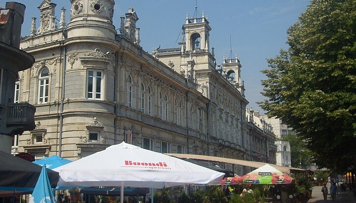 Жалбоподателят атакува решение на Общински съвет - Русе