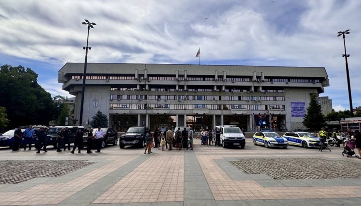 Демонстрации със специализирана техника и водосвет ще се проведат в петък от 10:00 часа Демонстрации със специализирана техника и водосвет ще се проведат в петък от 10:00 часа