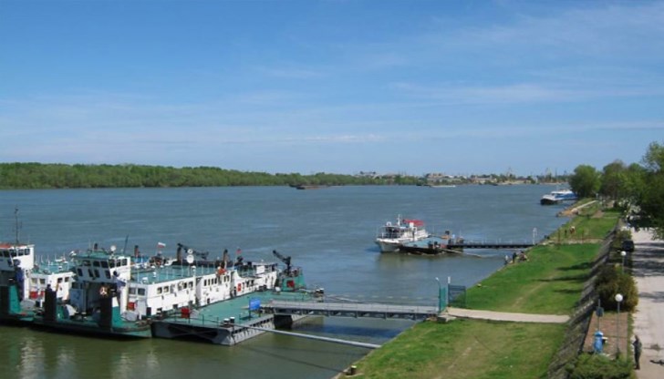 Инцидентът е станал в района на пристанище "Запад", където действат забрани за къпане