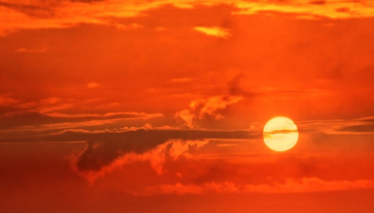 Климатологът предупреждава за продължителни горещини и проблеми с водоснабдяването Климатологът предупреждава за продължителни горещини и проблеми с водоснабдяването