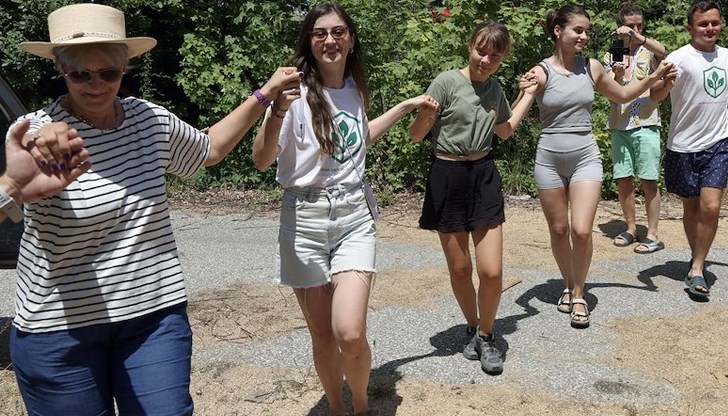 Шведската активистка протестира срещу изграждането на водноелектрическа централа близо до гръцката граница
