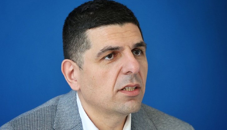 Съпредседателят на "Да, България" обяви нови законодателни инициативи срещу антикорупционната комисия Съпредседателят на "Да, България" обяви нови законодателни инициативи срещу антикорупционната комисия