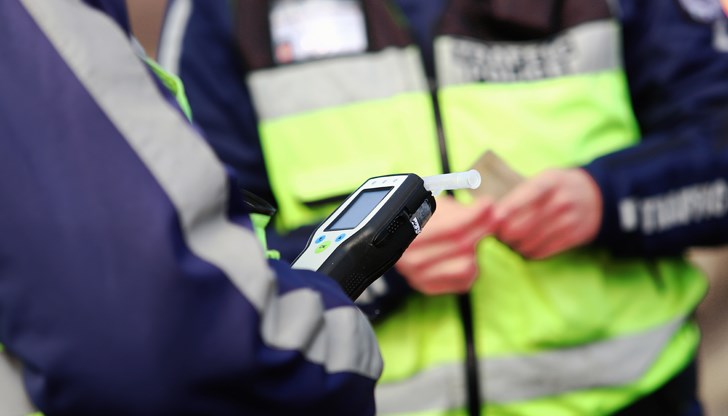 54-годишният мъж отказал кръвна проба и бе арестуван за 24 часа 54-годишният мъж отказал кръвна проба и бе арестуван за 24 часа