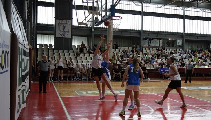 Националният отбор заменя мача с двустранна игра Националният отбор заменя мача с двустранна игра