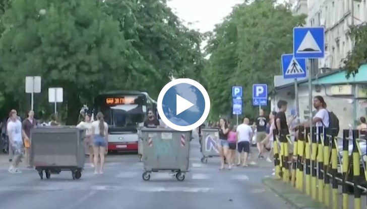 С контейнери за смет е блокиран целият белградски квартал "Земун"