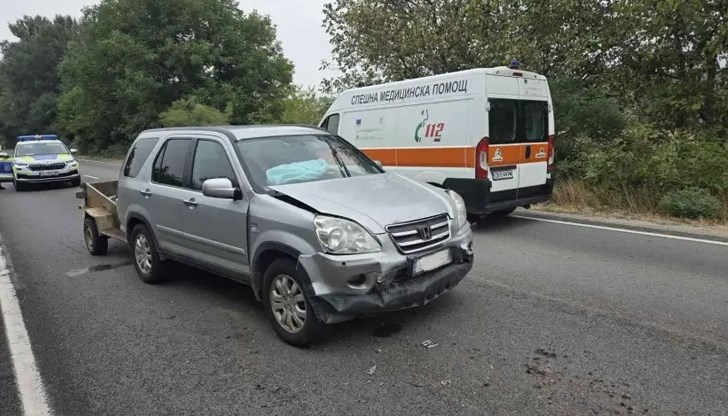 Два автомобила се удариха преди Кресненското дефиле Два автомобила се удариха преди Кресненското дефиле