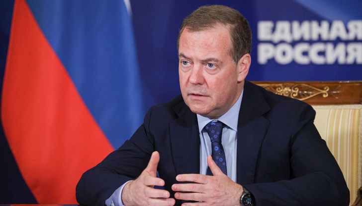 Тръмп си играе на ултиматуми с Русия, но трябва да знае две неща, подчерта Медведев Тръмп си играе на ултиматуми с Русия, но трябва да знае две неща, подчерта Медведев