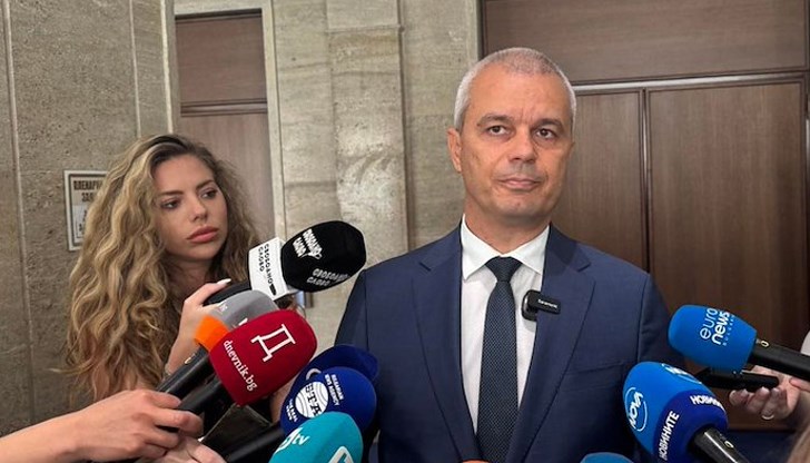 Лидерът на "Възраждане" предложи българите да се върнат на каруци и коне Лидерът на "Възраждане" предложи българите да се върнат на каруци и коне