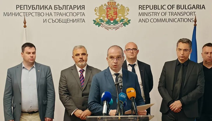 Министърът сформира кризисен щаб и заплаши с уволнения при липса на решение