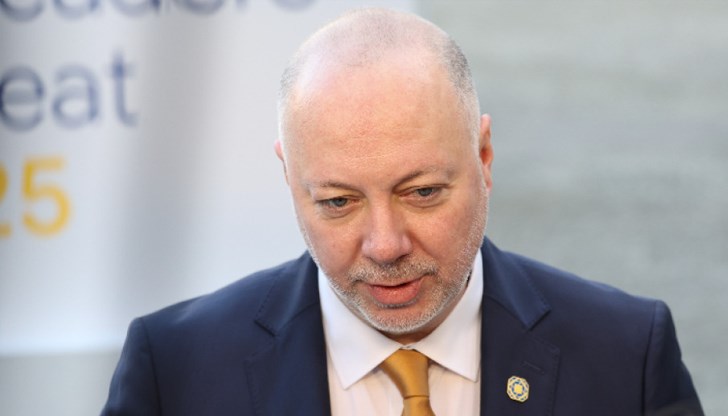 Министър-председателят вижда хибридно въздействие върху българското общество и дезинформационни кампании Министър-председателят вижда хибридно въздействие върху българското общество и дезинформационни кампании