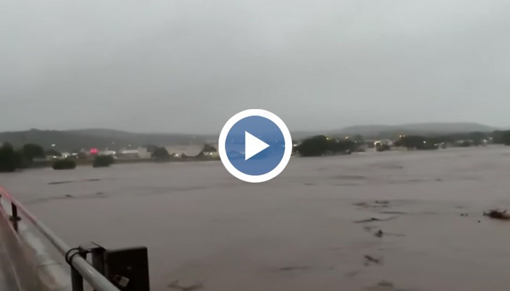 Реката Гуадалупе се покачи с 22 фута за три часа и отнесе къщички от лагера "Мистик"