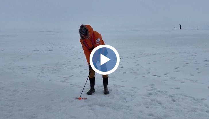 Британецът Джеймс Елиът-Скуайър триумфира с 16 удара за 33 секунди